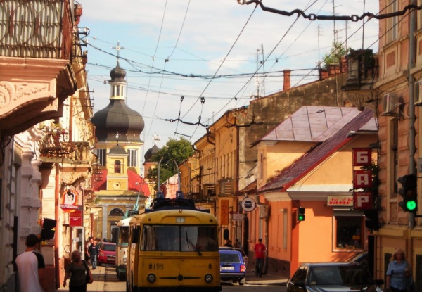 Вирватися з міста. Як побачити у Чернівцях понад 600 пам'яток, радить "Українська правда"
