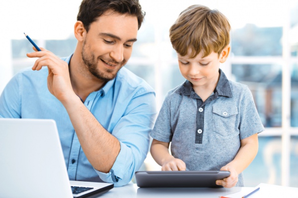 11 правил безпеки в інтернеті, яких батьки мають навчити дітей